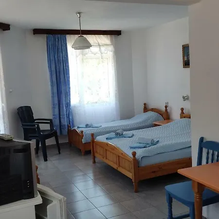 ホテル семеен ирина 2*