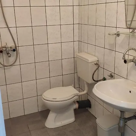 семеен ирина 酒店 2*