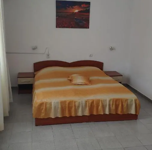 семеен ирина Hotel