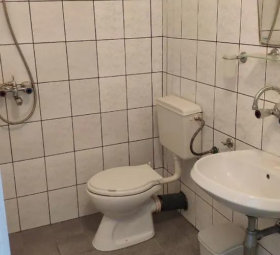 семеен ирина Hotel 2*